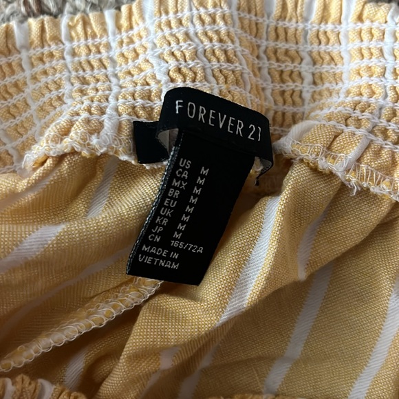 Bundle 2 shorts & 1 white tank - Picture 4 of 7